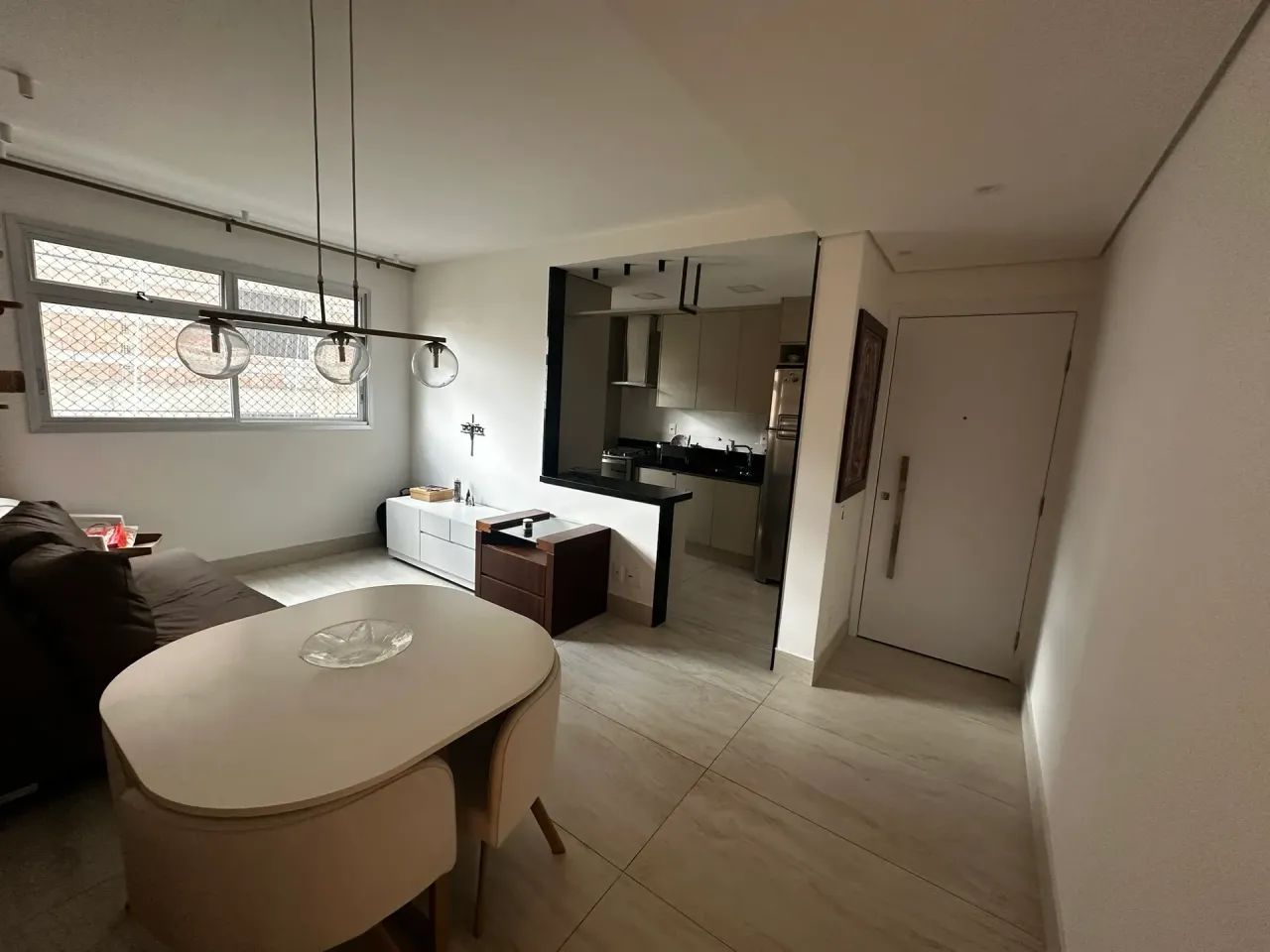 no Carmo Sion apto de 2 Suites e 2 vagas