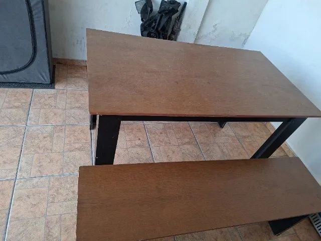 Mesa com bancos - Foto 2