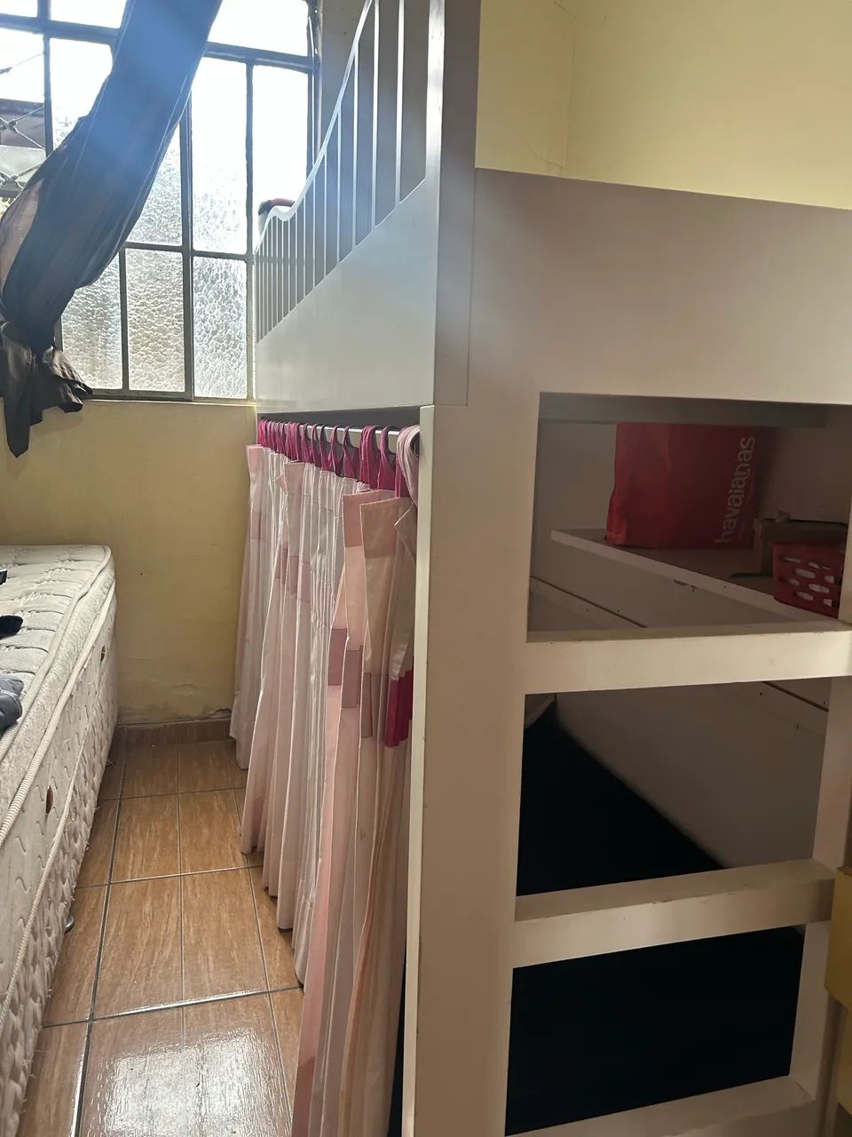 Cama Infantil Alta Reforçada com Escada, Grades e Tenda  - Foto 3