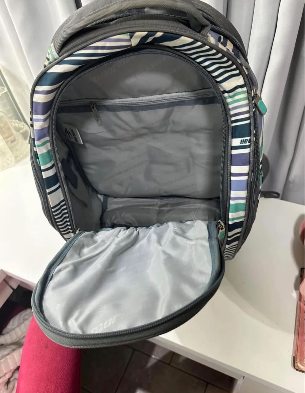 Mochila grande com 7 compartimentos. - Foto 2
