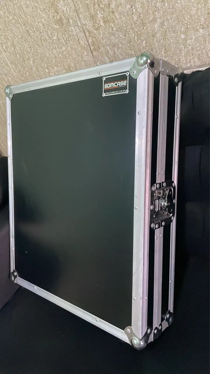 Mesa Yamaha 16 canais no Case. - Foto 4