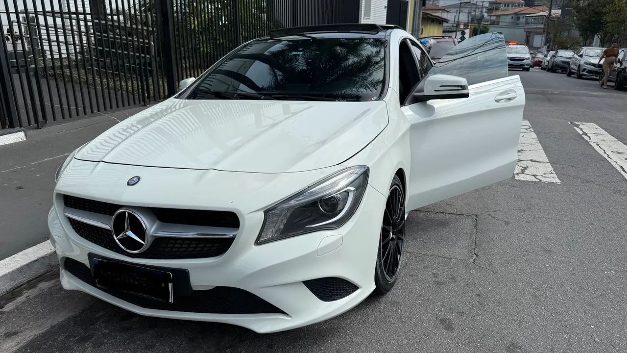 Mercedes-Benz CLA-200 First Edition 1.6 TB 16V Aut. 2014