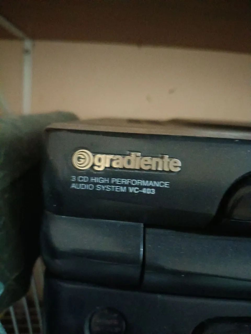 Micro system Gradiente com o tocador de vinil incluso.