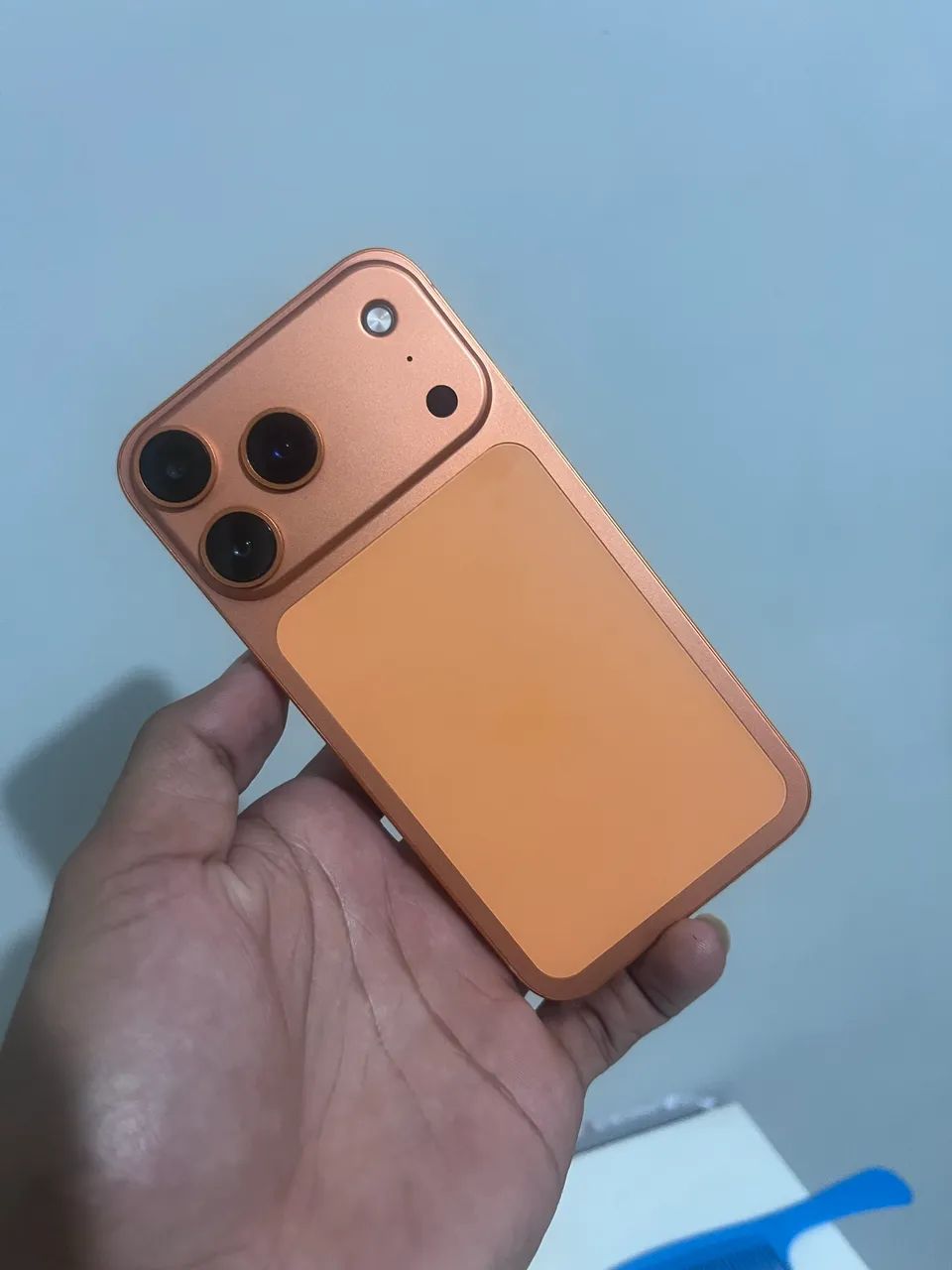iPhone 11 - 128Gb Na Carcaça Do 17 Pro Max!