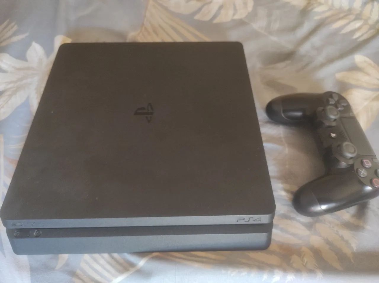Ps4 slim 500gb + 3 jogos