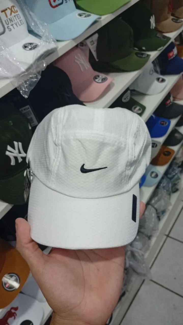 Bonés da Nike material Tactel  - Foto 3