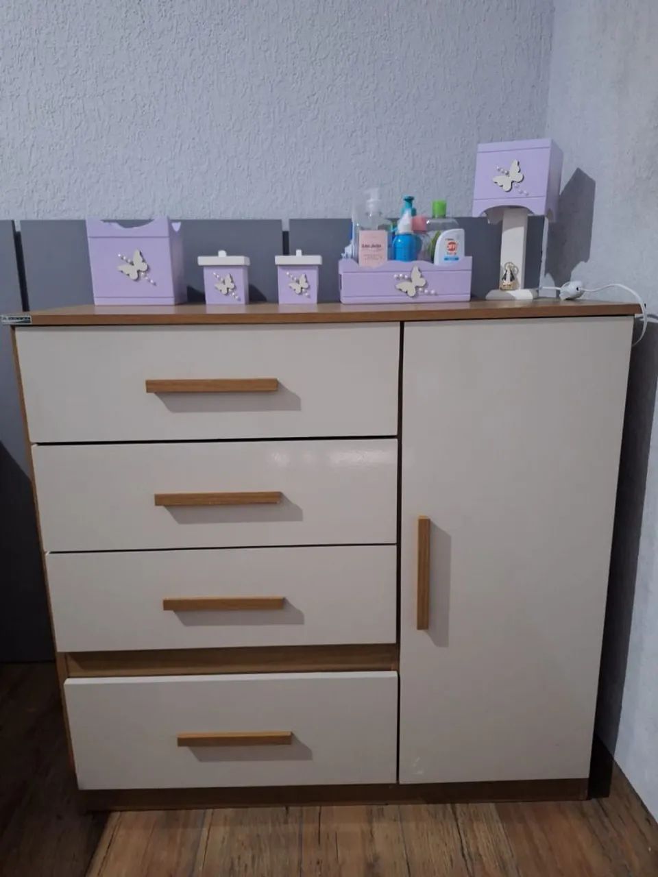 Vendo cômoda 