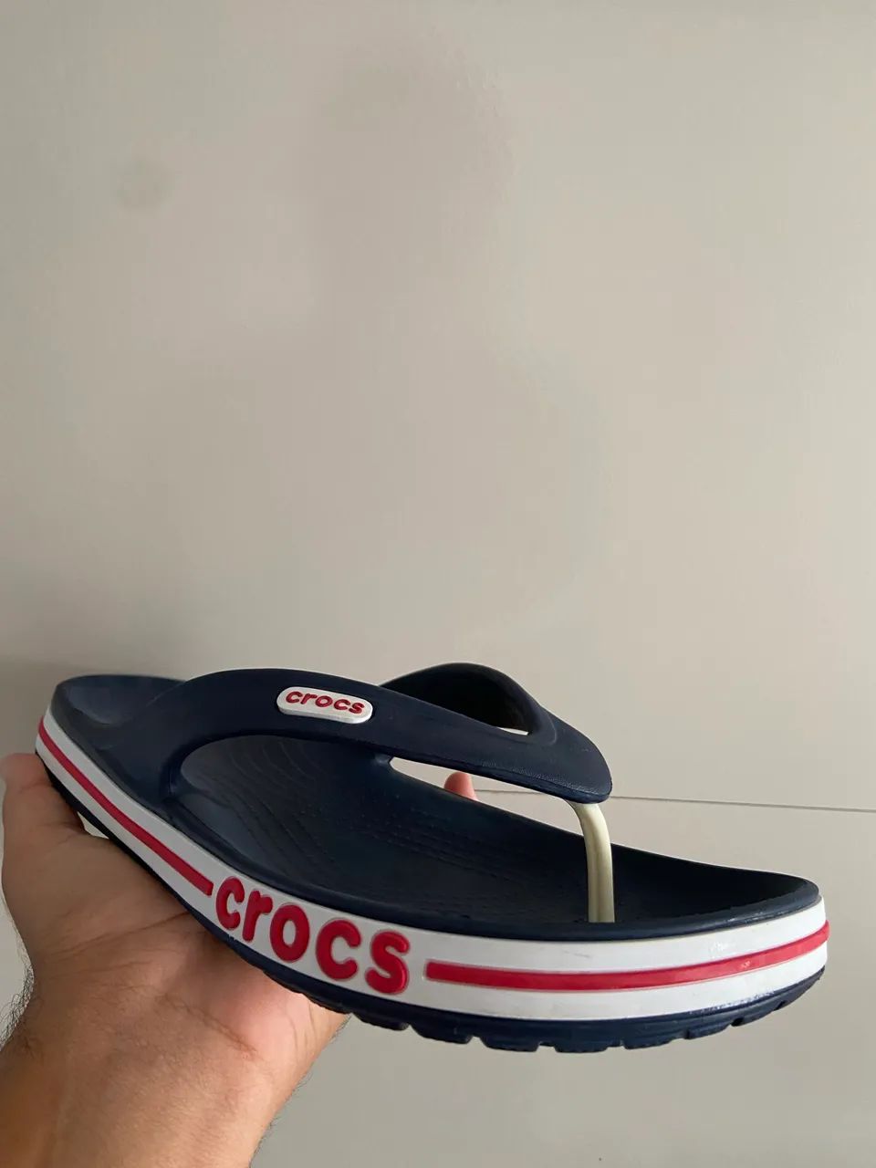 Chinelo Crocs Bayaband Flip  - Foto 5