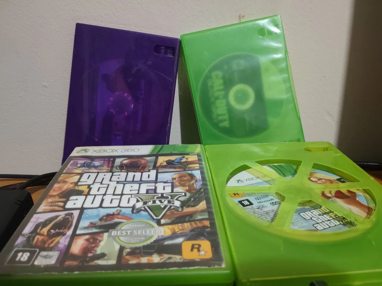 Xbox 360 E com 4 Jogos e Acessórios - Foto 2