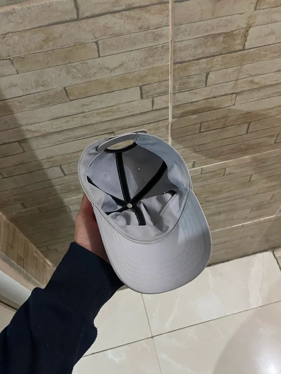 Boné Adidas Original Cinza com Logo Rosa (Ajustável) - Foto 5
