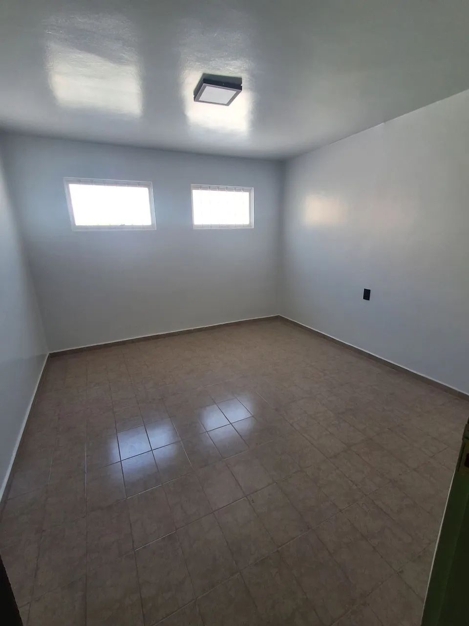 Alugo sala Comercial em Clínica de Saúde - Centro de Anápolis
