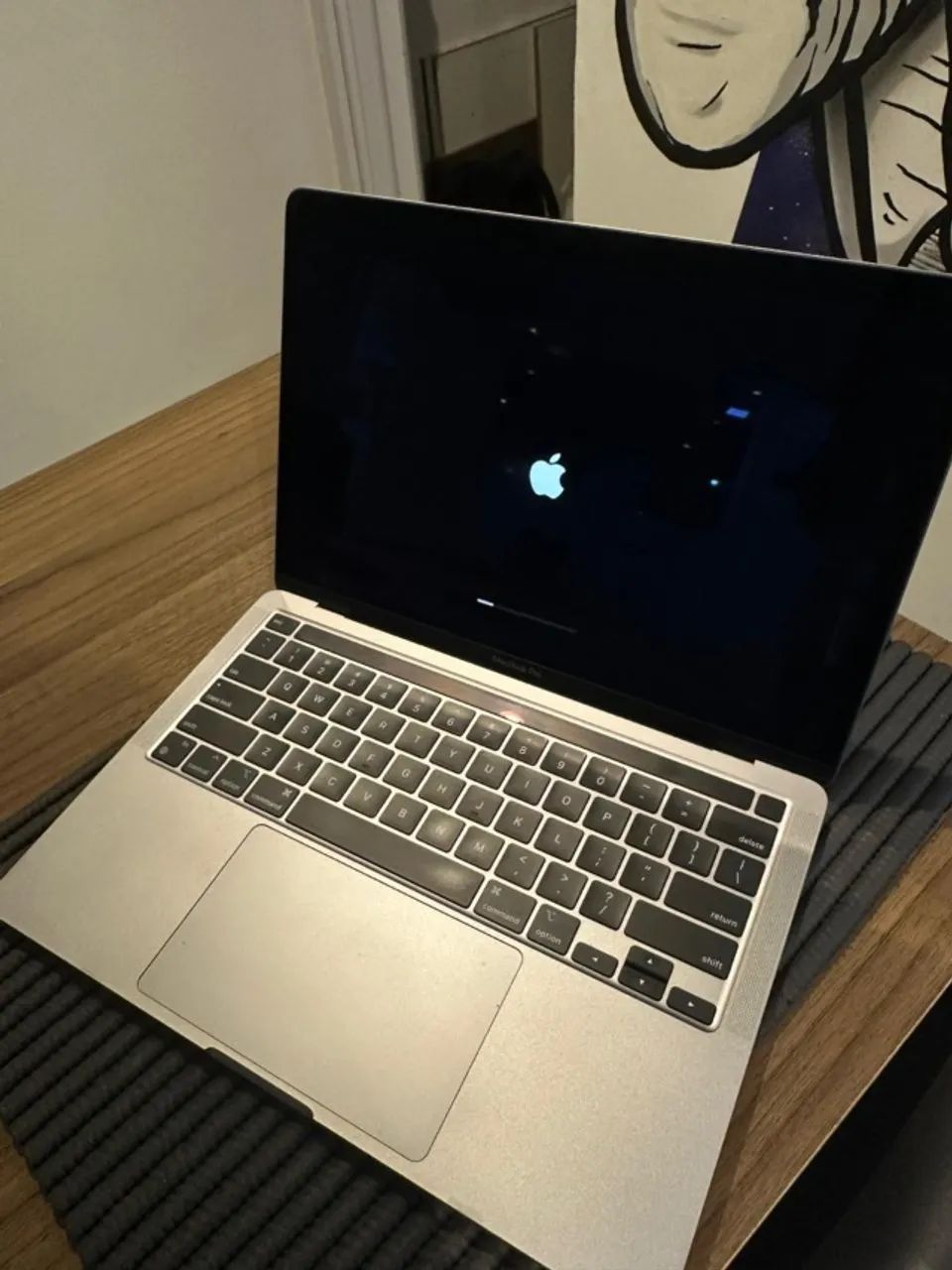 M2 Apple MacBook pro 13.3インチ 2022 512GB MacBook Pro de 13 polegadas com chip M2 disponível para venda a