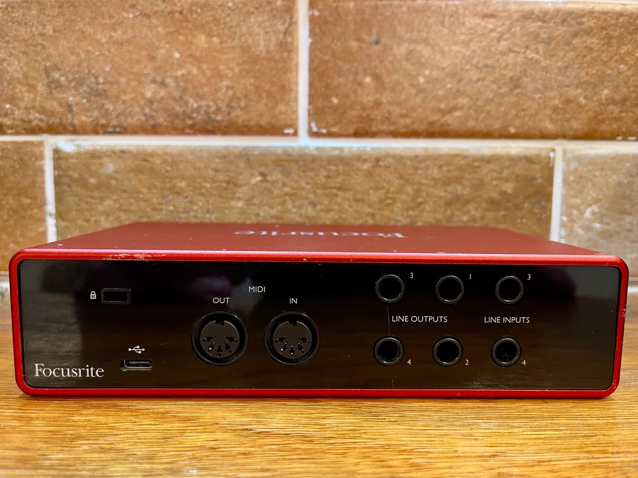Focusrite Scarlett 4i4 3a geração (interface de áudio) - Foto 4