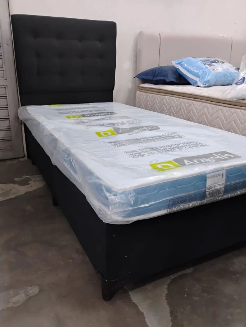 Cama solteiro nova