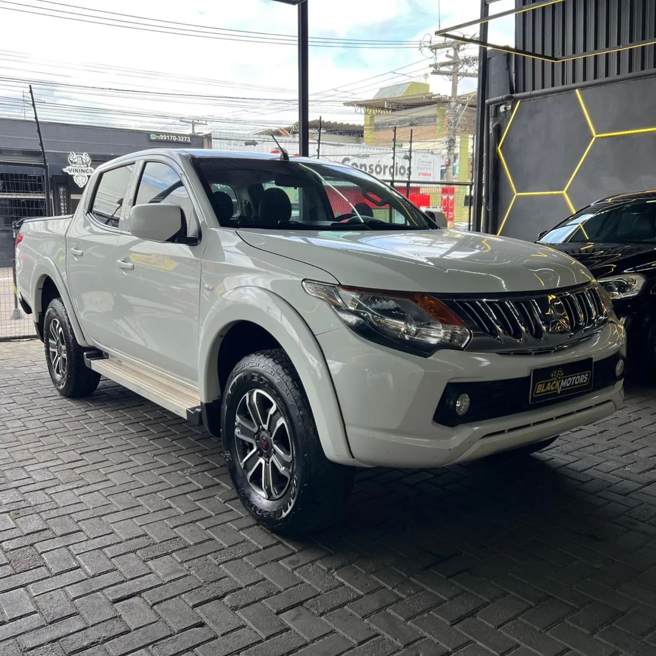 Mitsubishi L200 2023