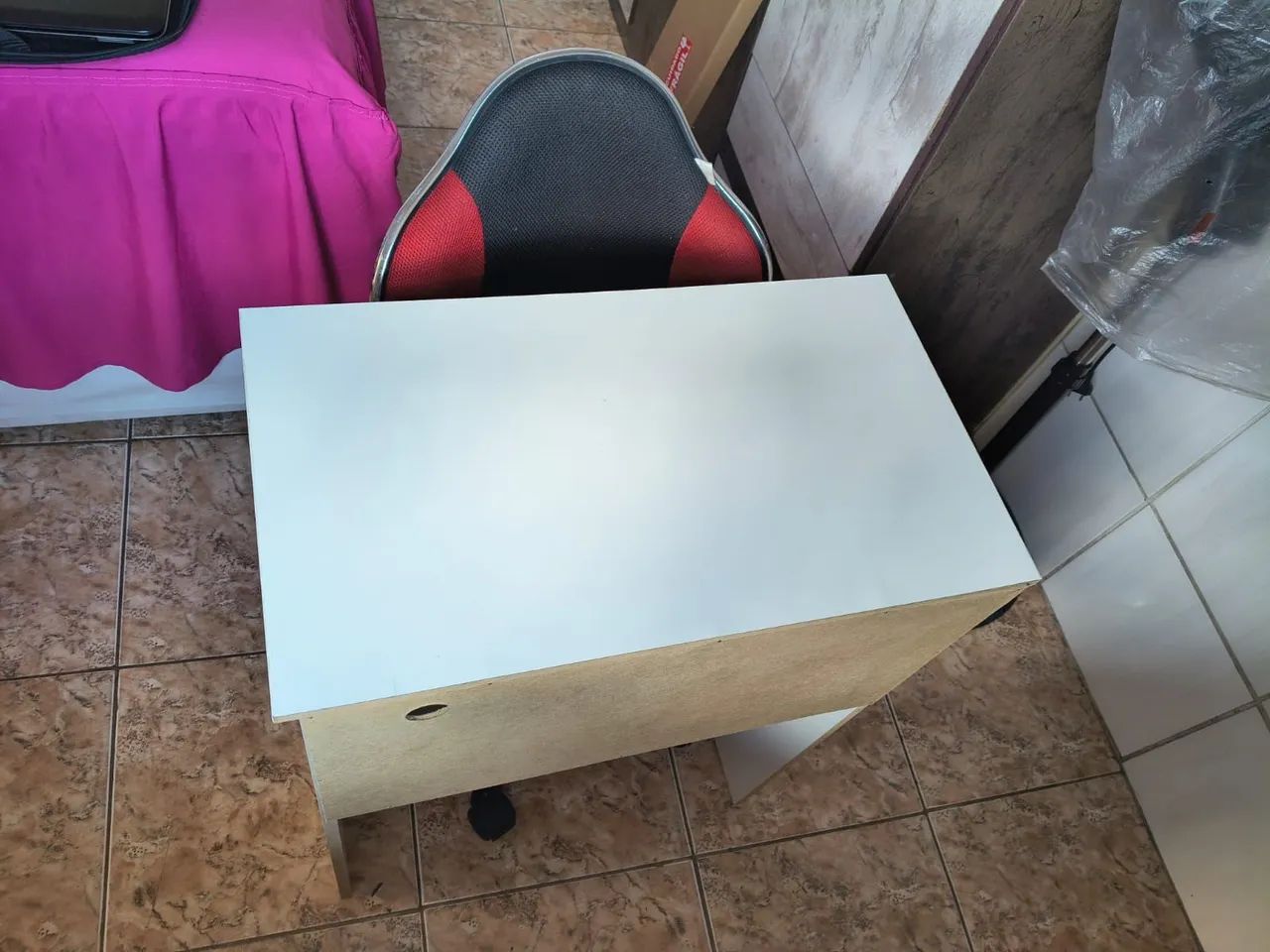 Mesa para computador com cadeira. - Foto 4