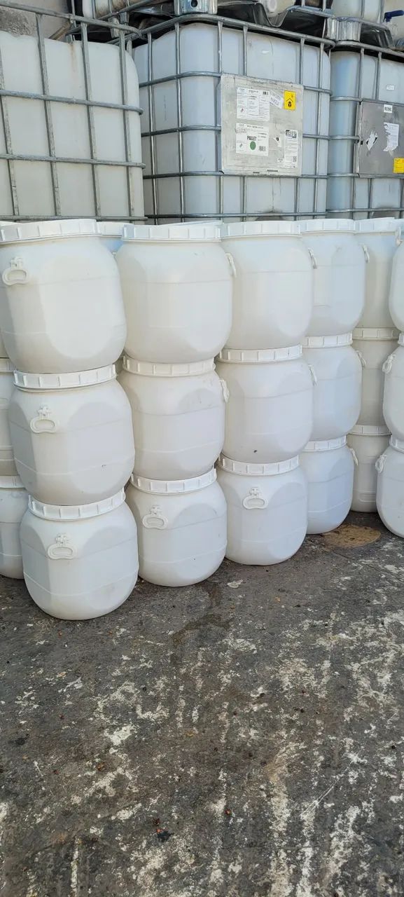 Bombona / galões de plástico 50 litros usados com cloro  - Foto 6