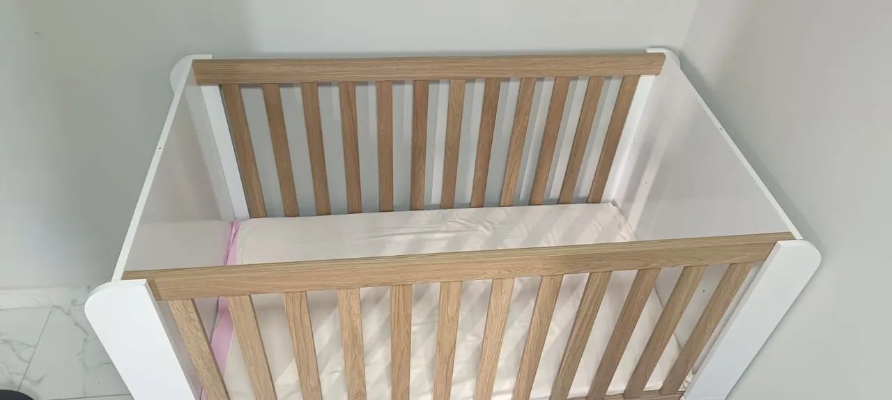 Berço e colchão infantil 