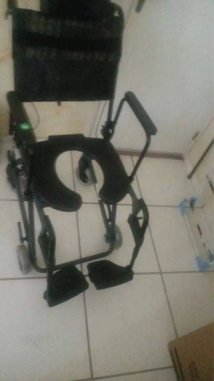 Cadeira de rodas de banho  - Foto 4