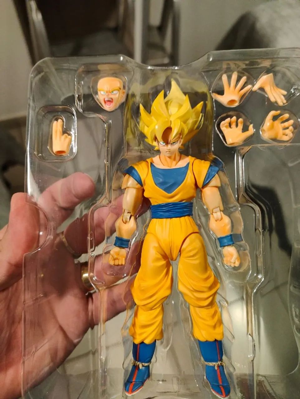 Super Saiyan Son Goku SH Figuarts - Foto 2