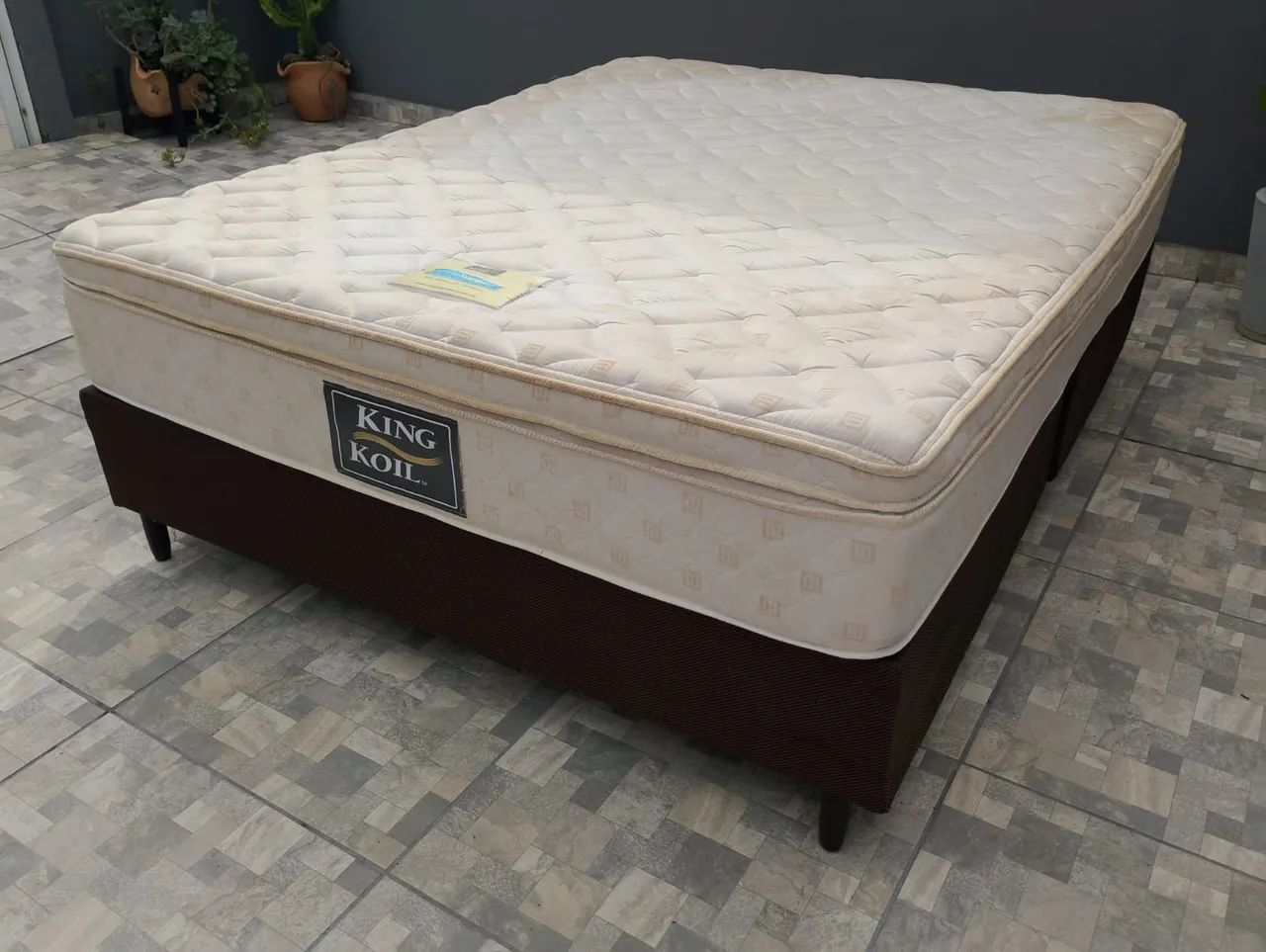 Excelente Colchão Queen Size ótima marca  - Foto 5