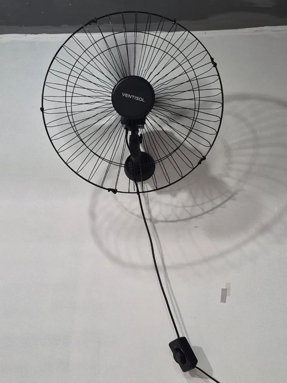 2 ventiladores de parede ,200 reias cada