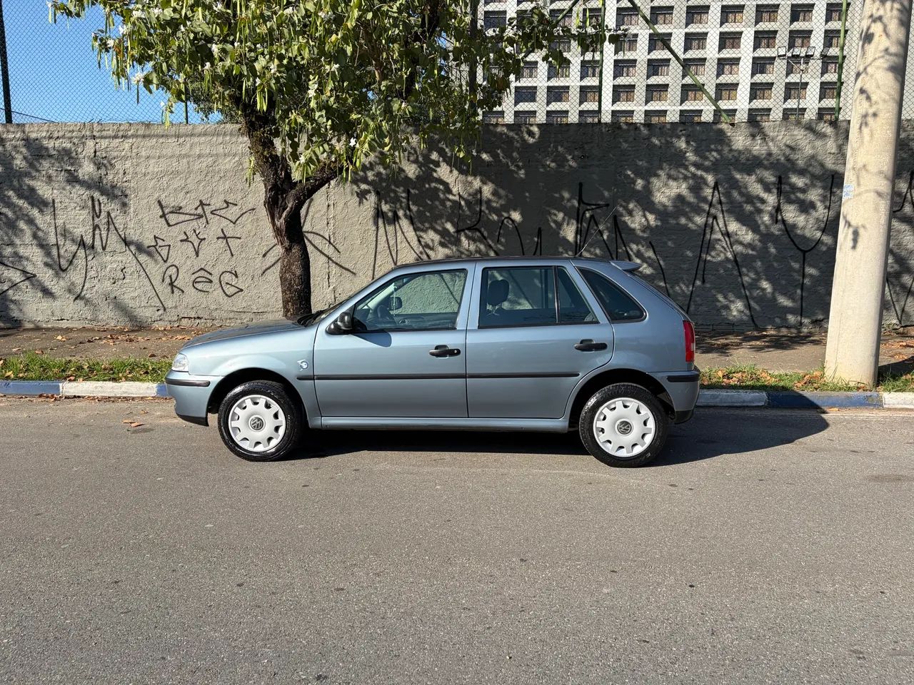 Volkswagen Gol Geração III Ouro 1.0 MI 16V Gasolina Mec. 4P 2001