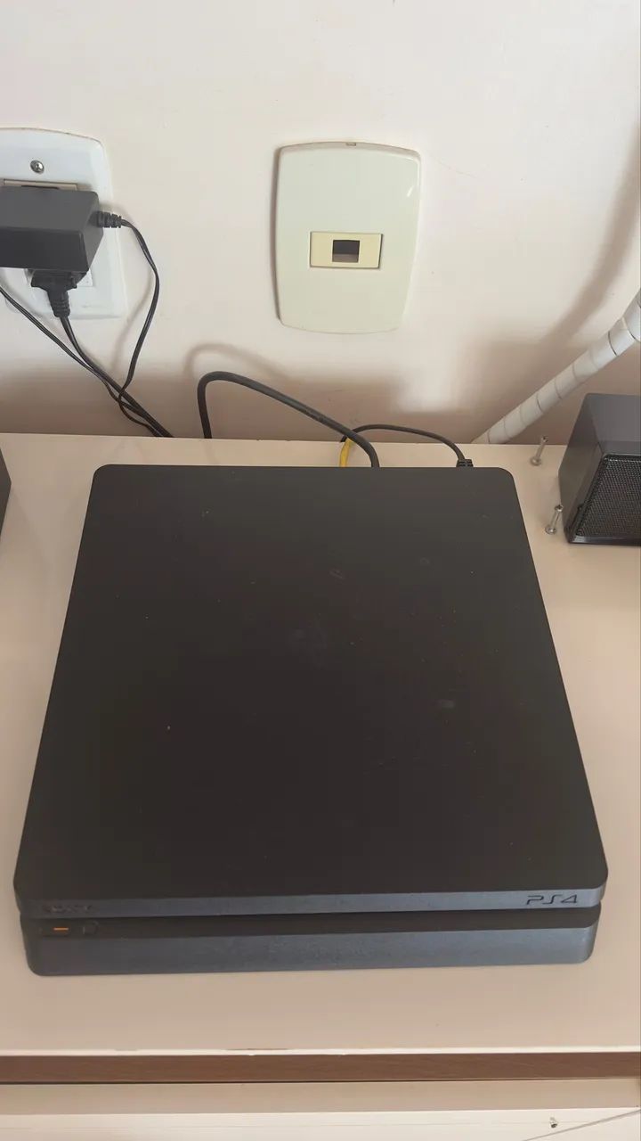 Vendo um PS4