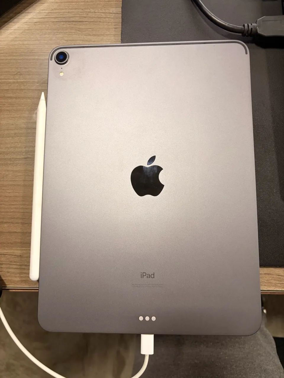 iPad 11 Pro 1ª geração 64gb com caneta e teclado - Foto 3