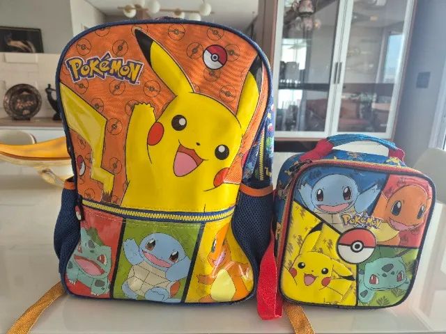 Mochila Pokemon com lancheira