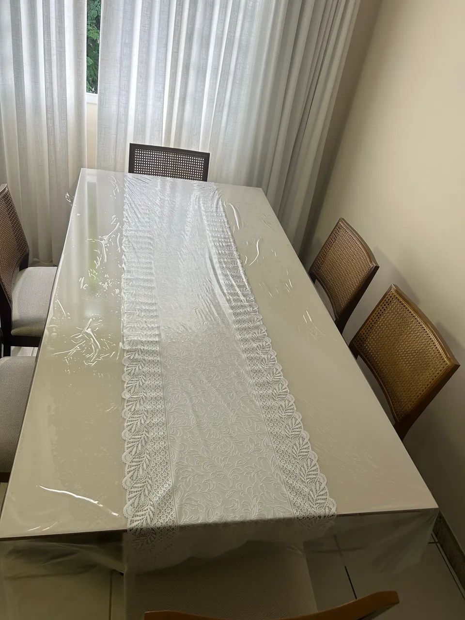 Conjunto de Mesa e Cadeiras