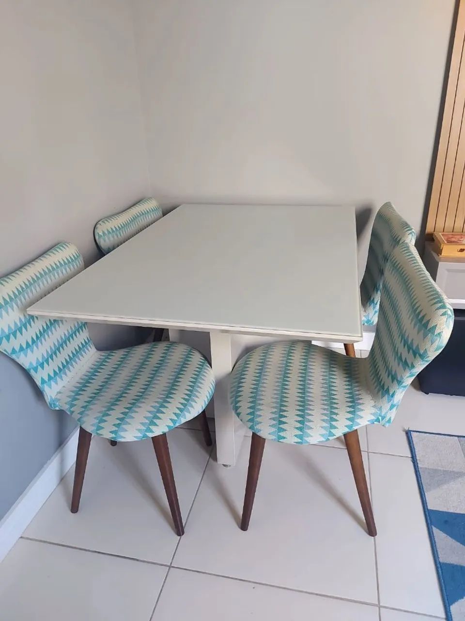 Conjunto Mesa de Jantar + 4 Cadeiras 120x80