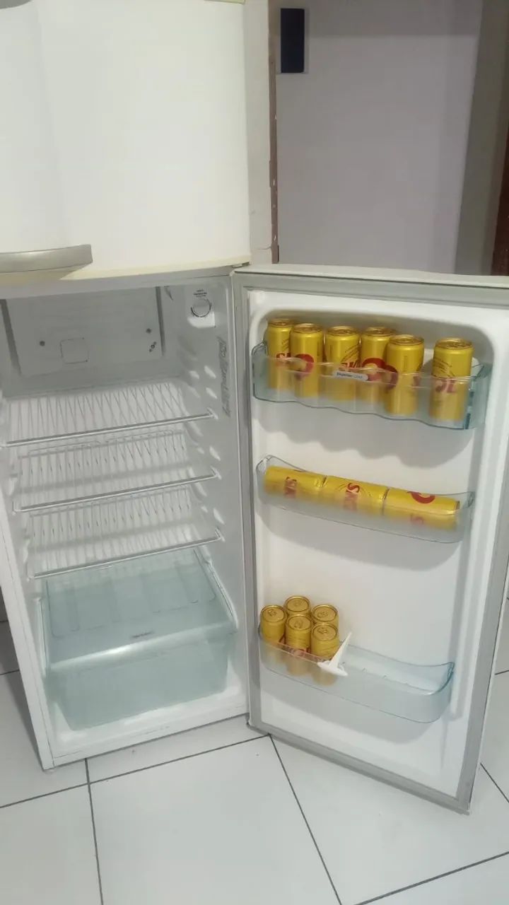 Geladeira Electrolux 220V - Usada.