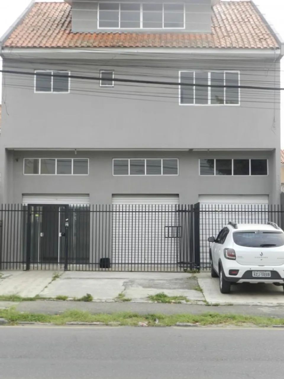 Imóvel a venda com Loja + apto locados