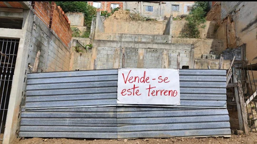 Terreno 250m² com obra já iniciada - Foto 2