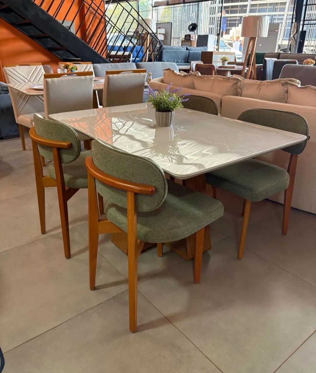 Mesa 135×90 com 4 cadeiras 