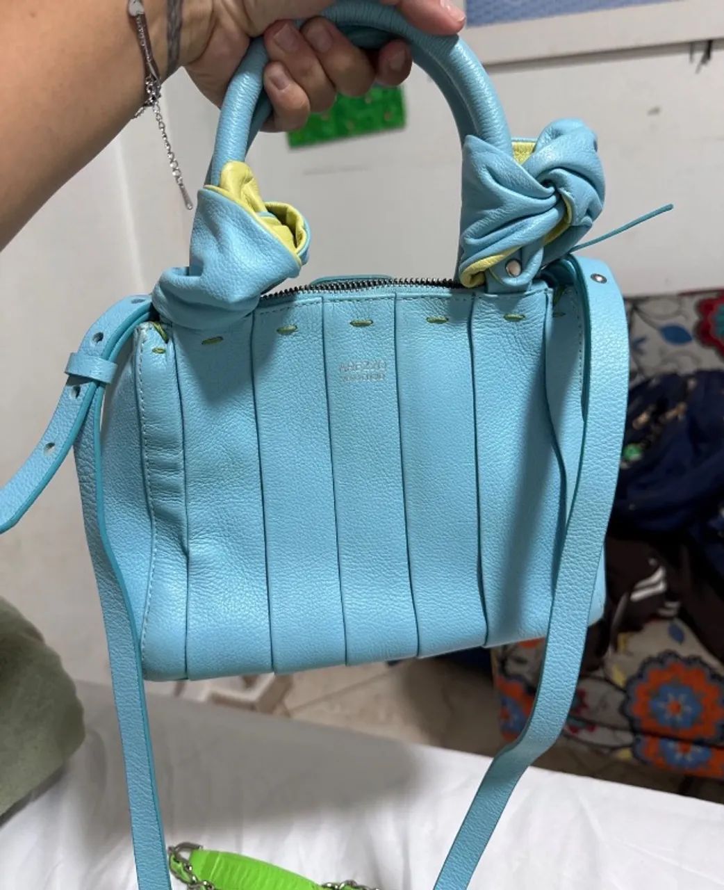 Bolsa Arezzo couro 
