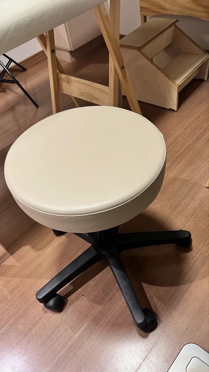 Maca para massagem com encosto para cabeça, escada e mocho  - Foto 2