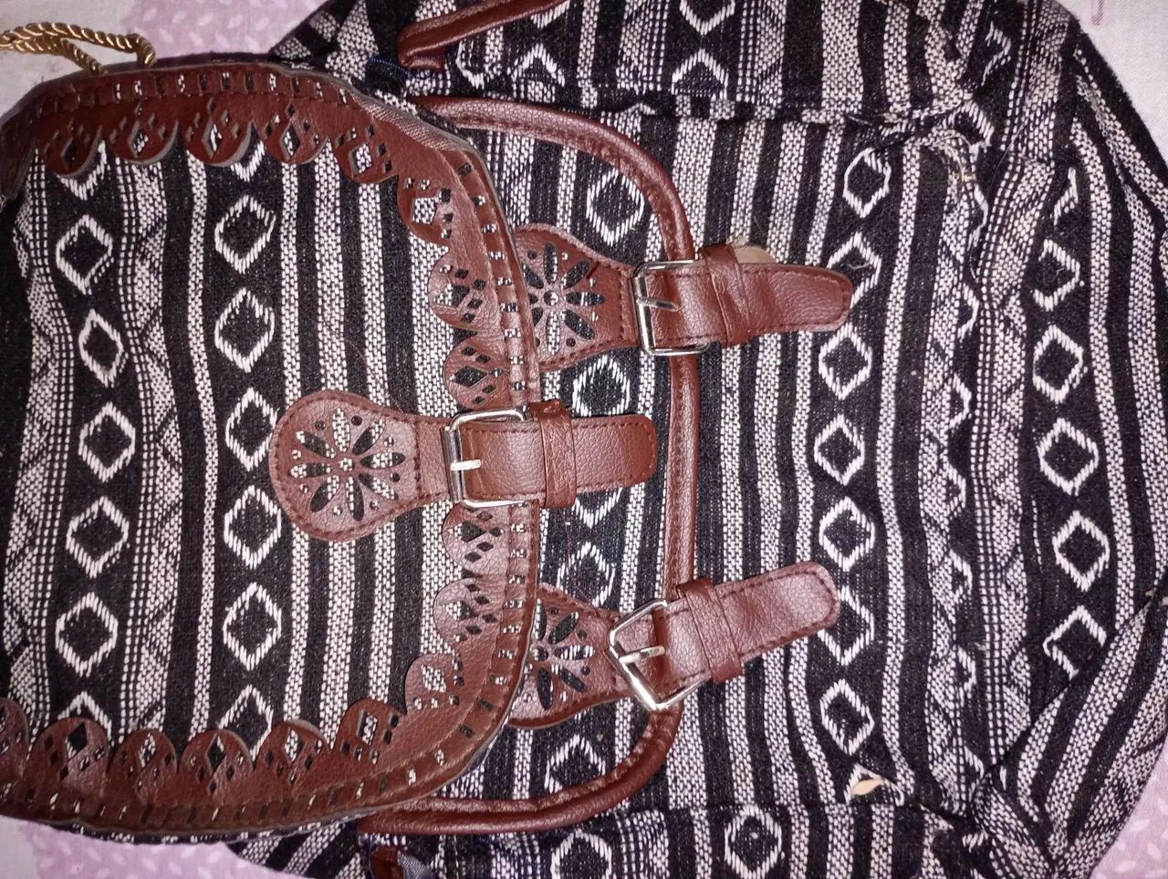 Vendo uma mochila nova.ENTREGO - Foto 5