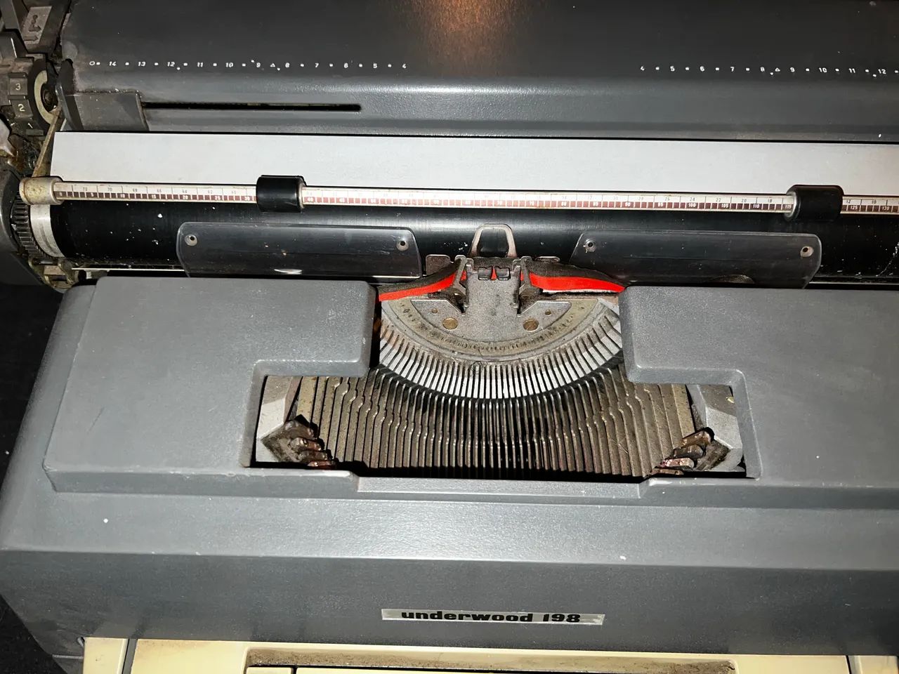 Máquina de Escrever Olivetti Underwood 198 - Foto 3