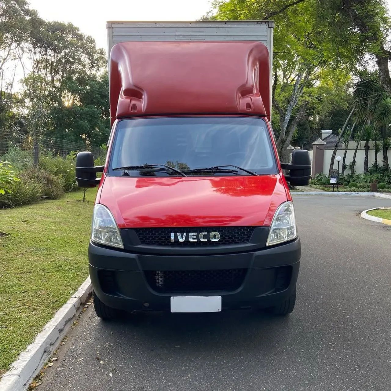 Iveco 35s14 Baú 2016 - Foto 2