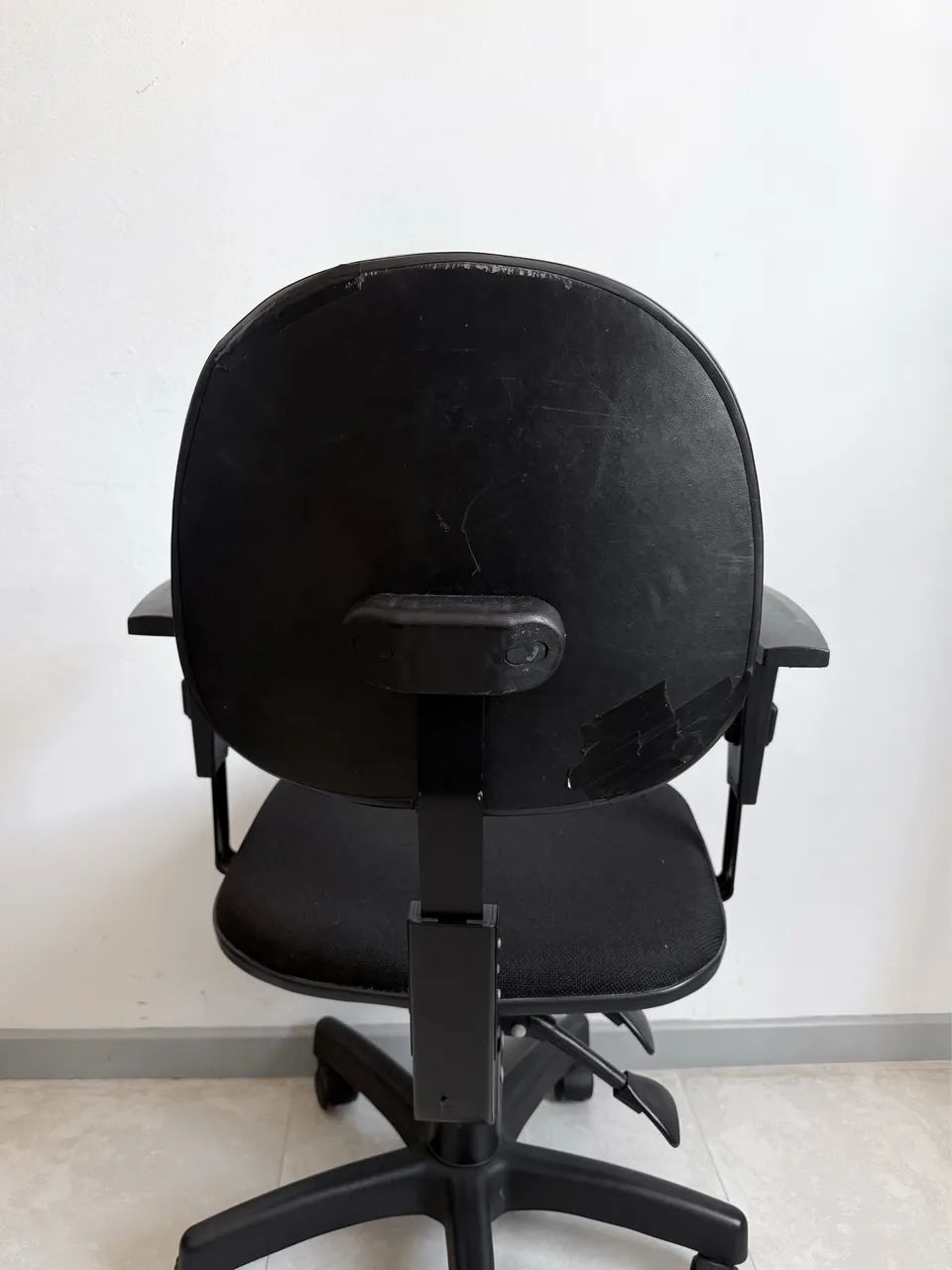 Cadeira de escritório estofada - Foto 3