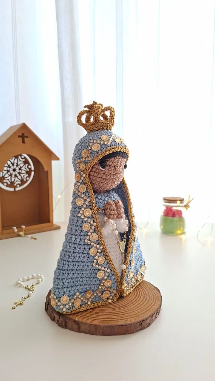 Santinha crochê Amigurumi  - Foto 2