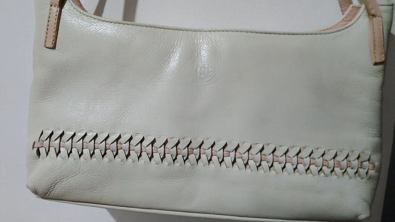Bolsa de couro, na cor gelo, marca Edu bolsas. - Foto 2