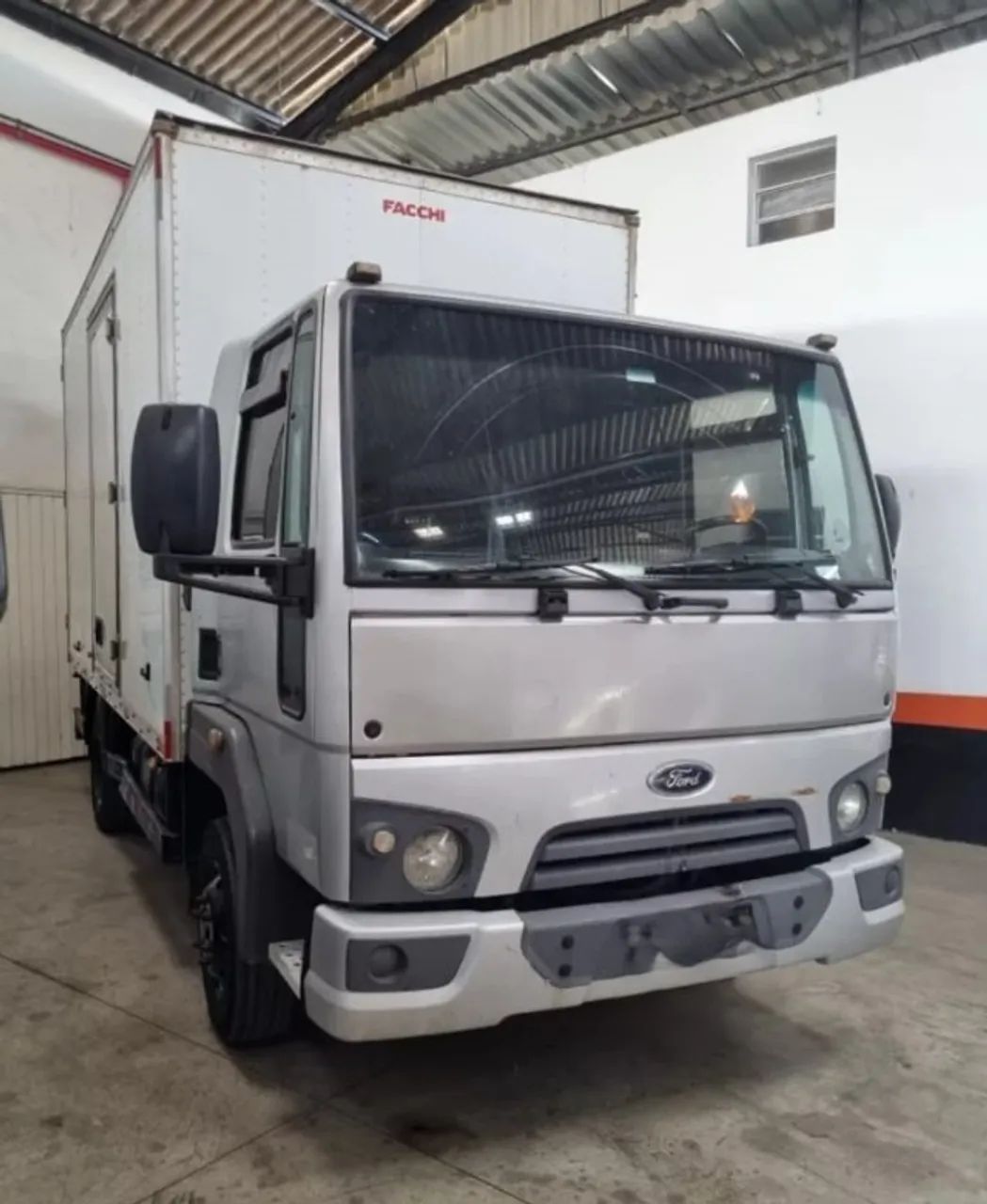 Ford Cargo 816 Bau 2016. - Foto 3