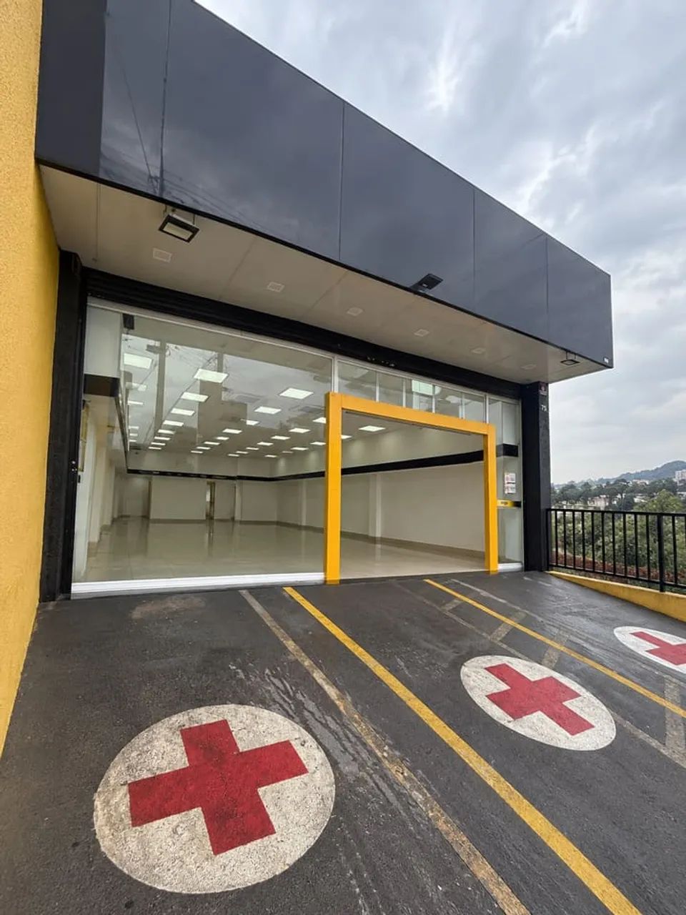 Loja na Rua Engenheiro Leon Psanquevich, 75  190 m² - Foto 2