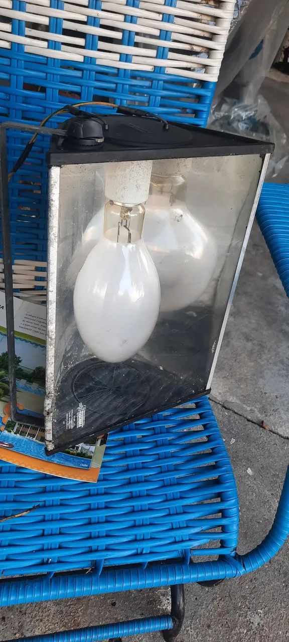Refletor com lâmpada de 1000w