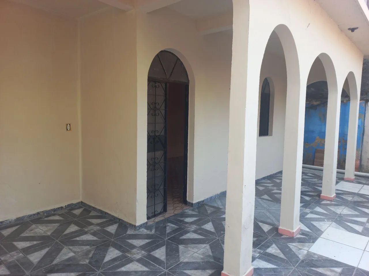 Alugo casa no Coroado 1