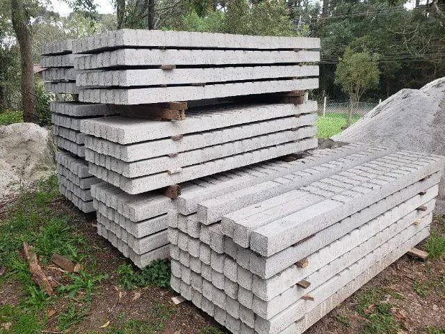 Palanque para cerca de arame ou tela Alambrando Muro Reto Curvo - Foto 3