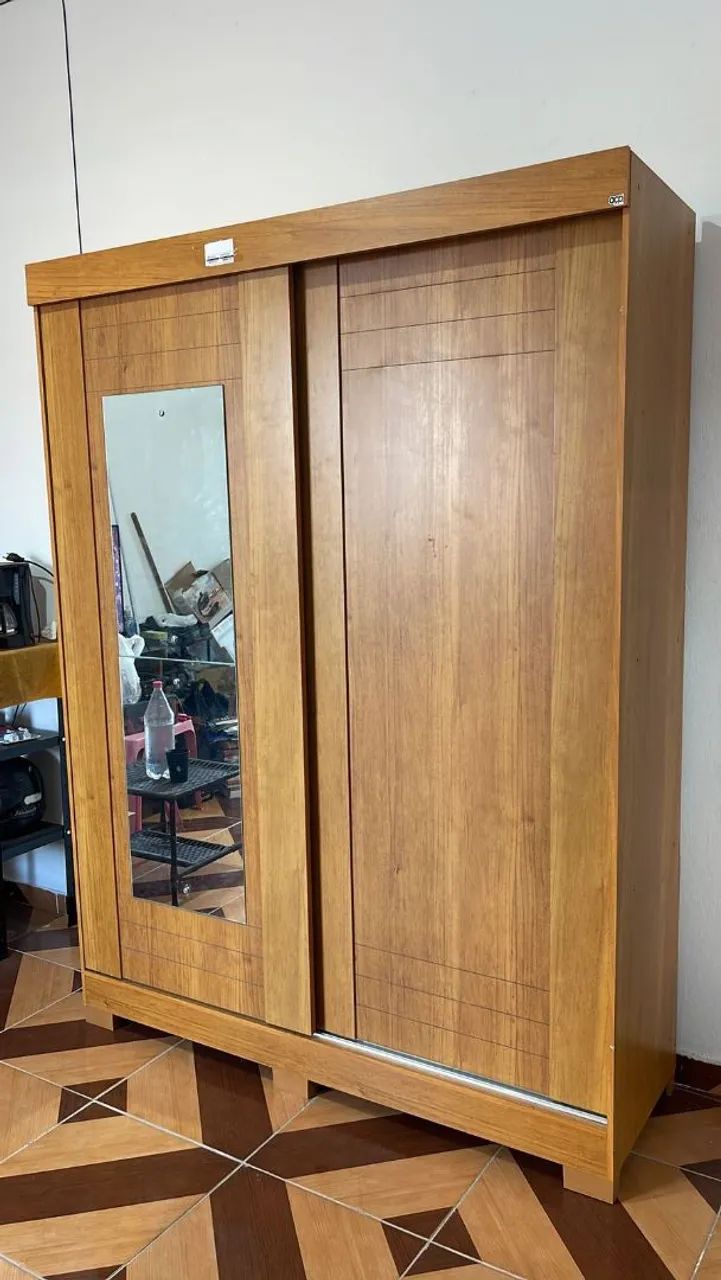 GUARDA-ROUPA DUAS PORTAS 